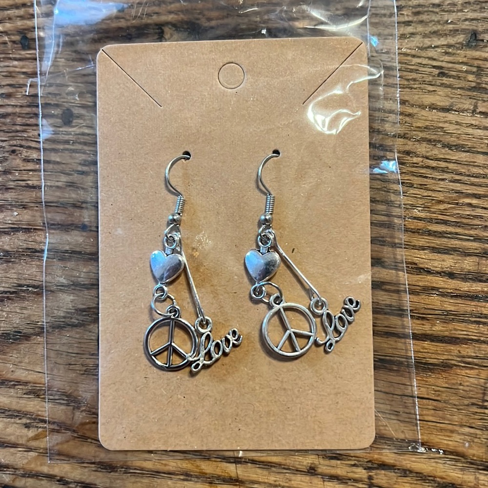 Peace and love earrings 🥰